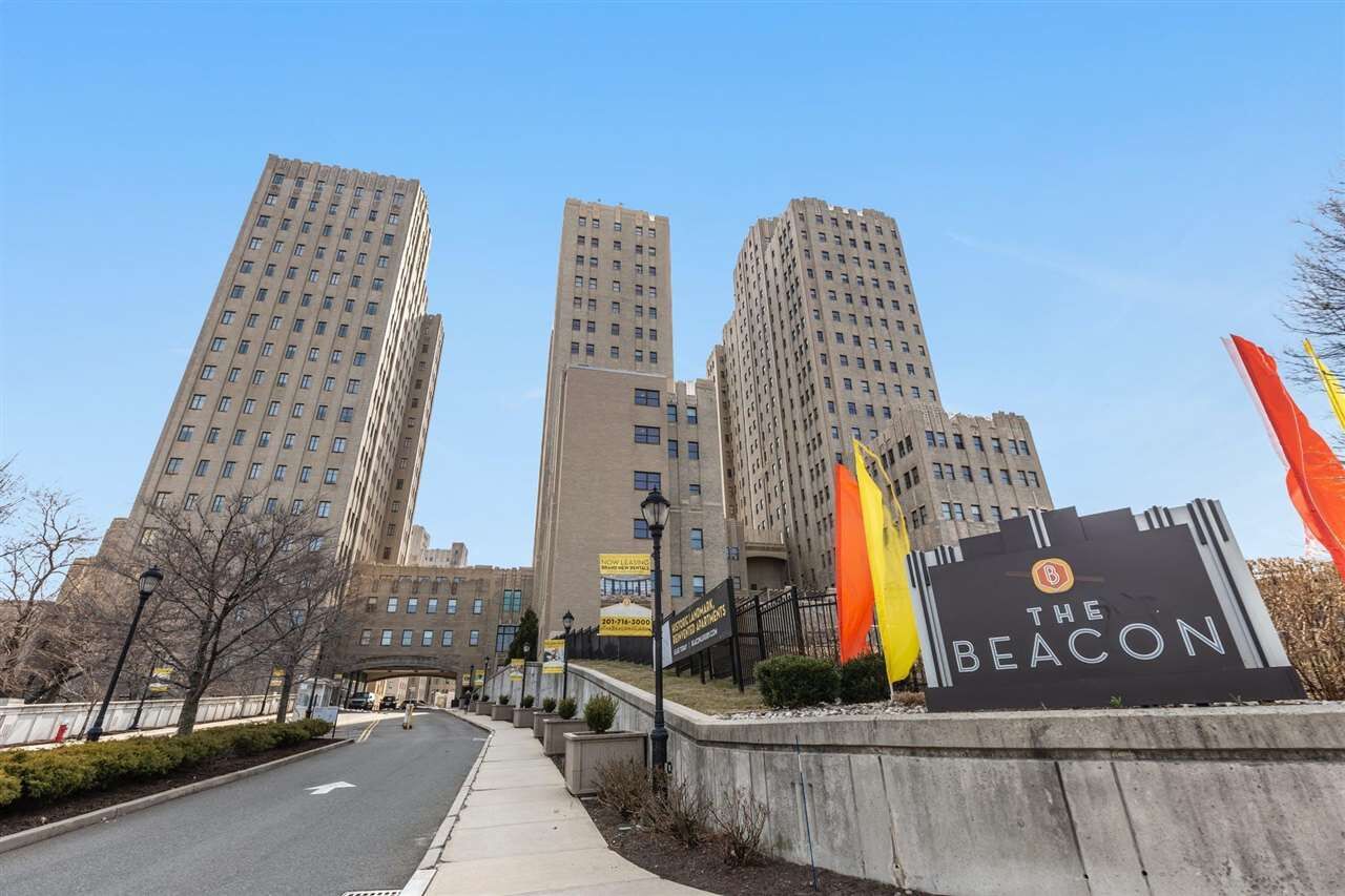 Property Photo: 4 Beacon Way 1801 NJ 07304