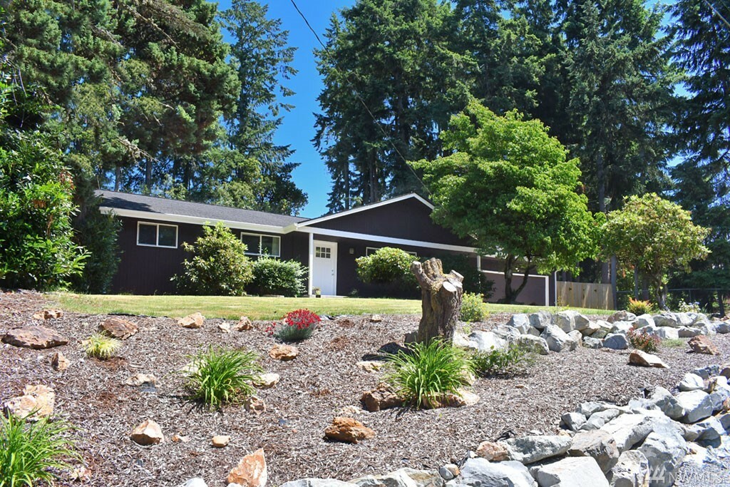 Property Photo:  4201 4th St Pl SW  WA 98373 