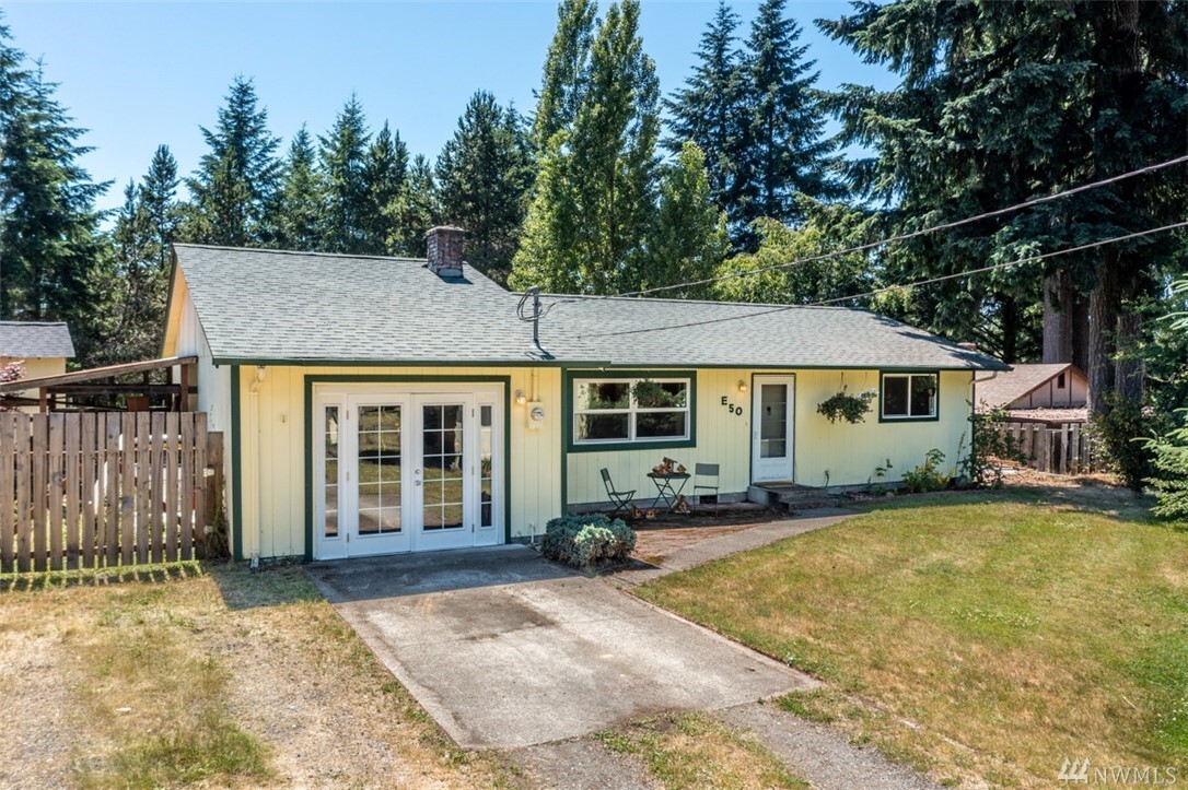 Property Photo:  50 E Rainbow Place  WA 98584 