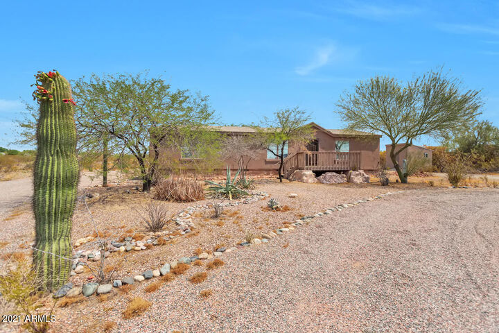 Property Photo: 16432 W Dixileta Drive AZ 85387