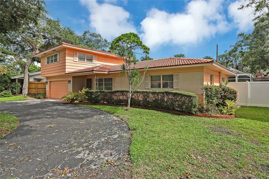 Property Photo: 9955 54th Avenue N FL 33708