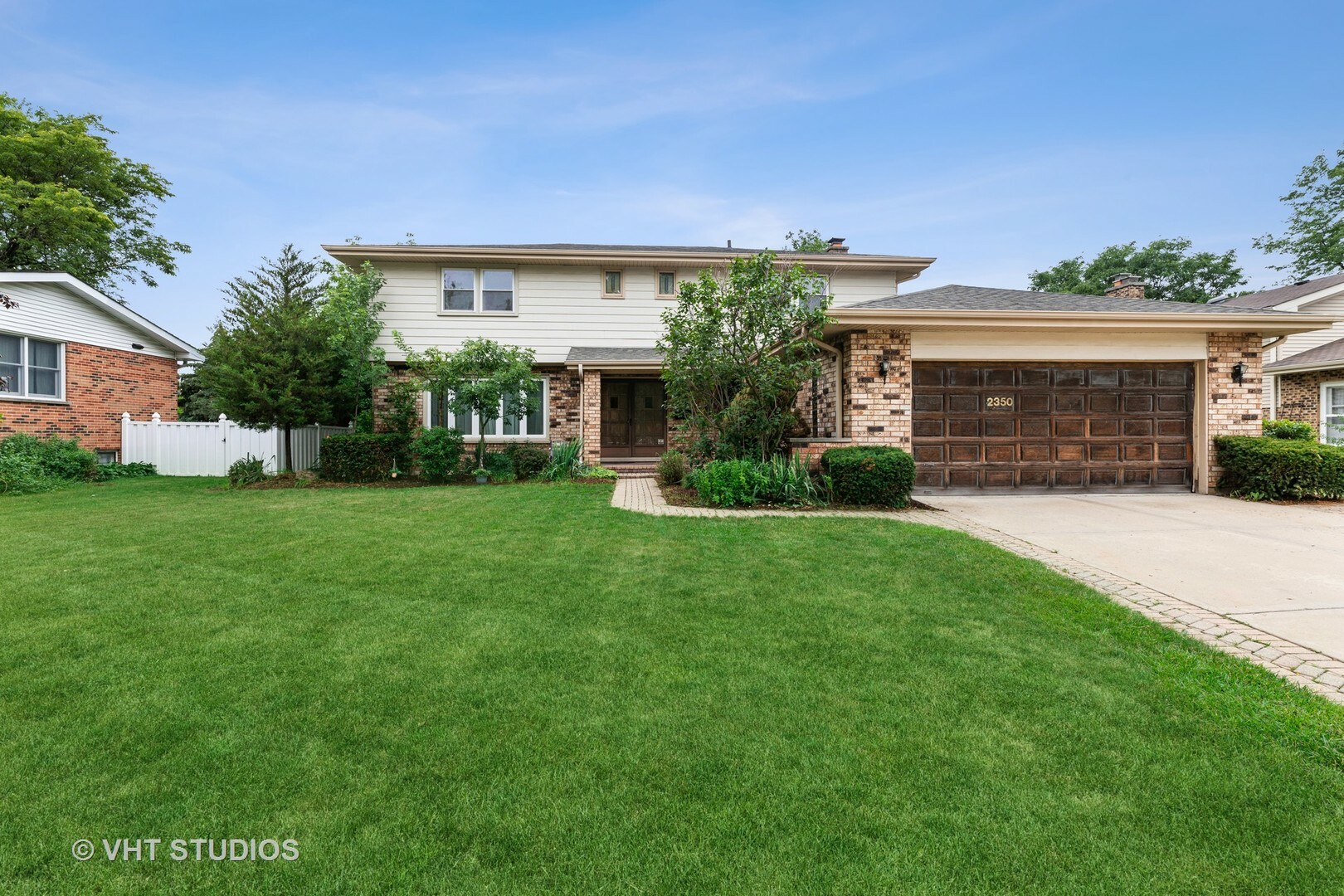 Property Photo: 2350 N Drury Lane IL 60004