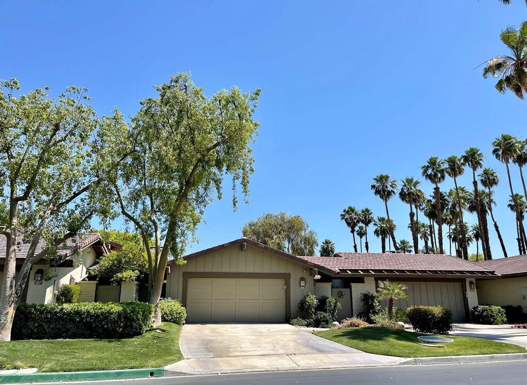 Property Photo: 205 Bouquet Canyon Drive CA 92211