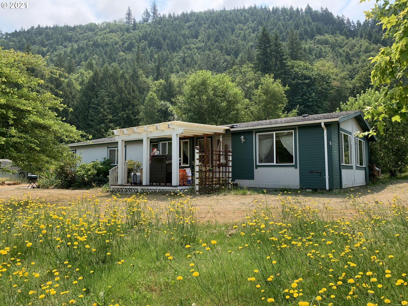 Property Photo: 40821 NE 261st Ct WA 98601