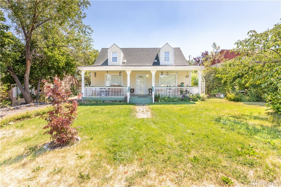 Property Photo: 564 SW 3rd Ave WA 98823