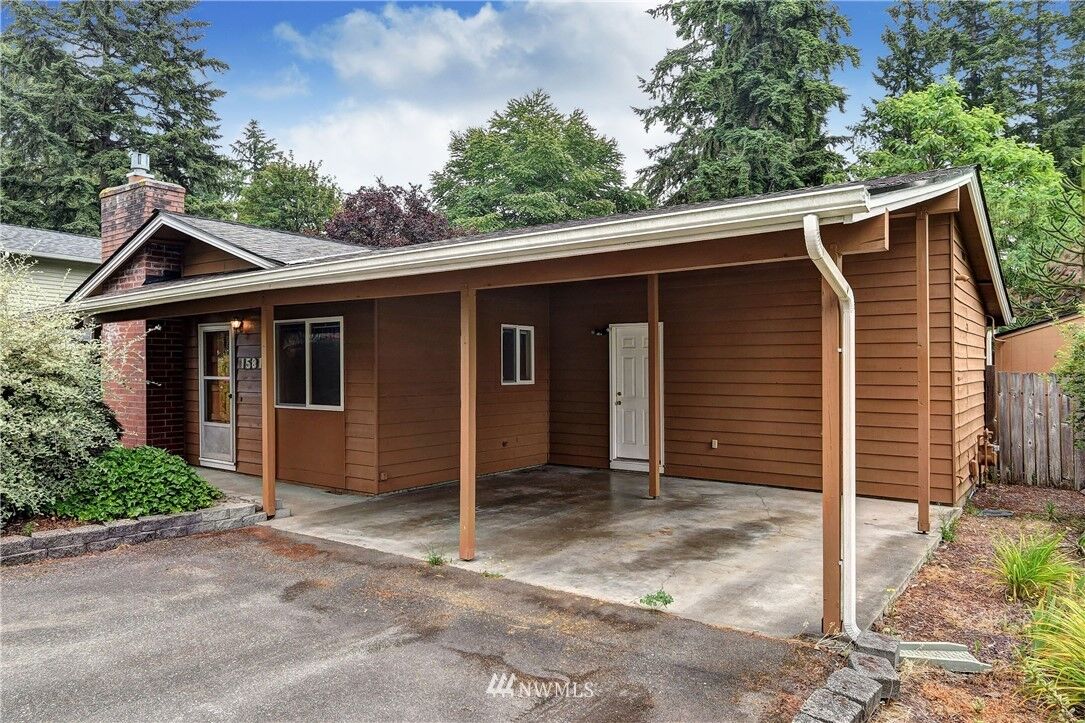 Property Photo:  15812 199th Avenue NE  WA 98077 