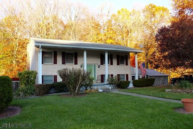 Property Photo:  1112 Creekside Drive  PA 16601 