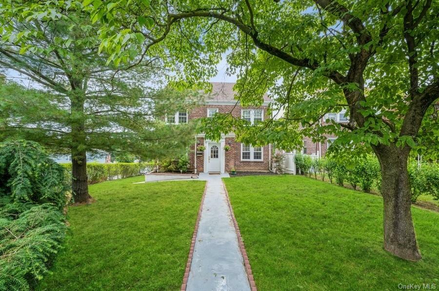 Property Photo:  22 Gaffney Place  NY 10704 