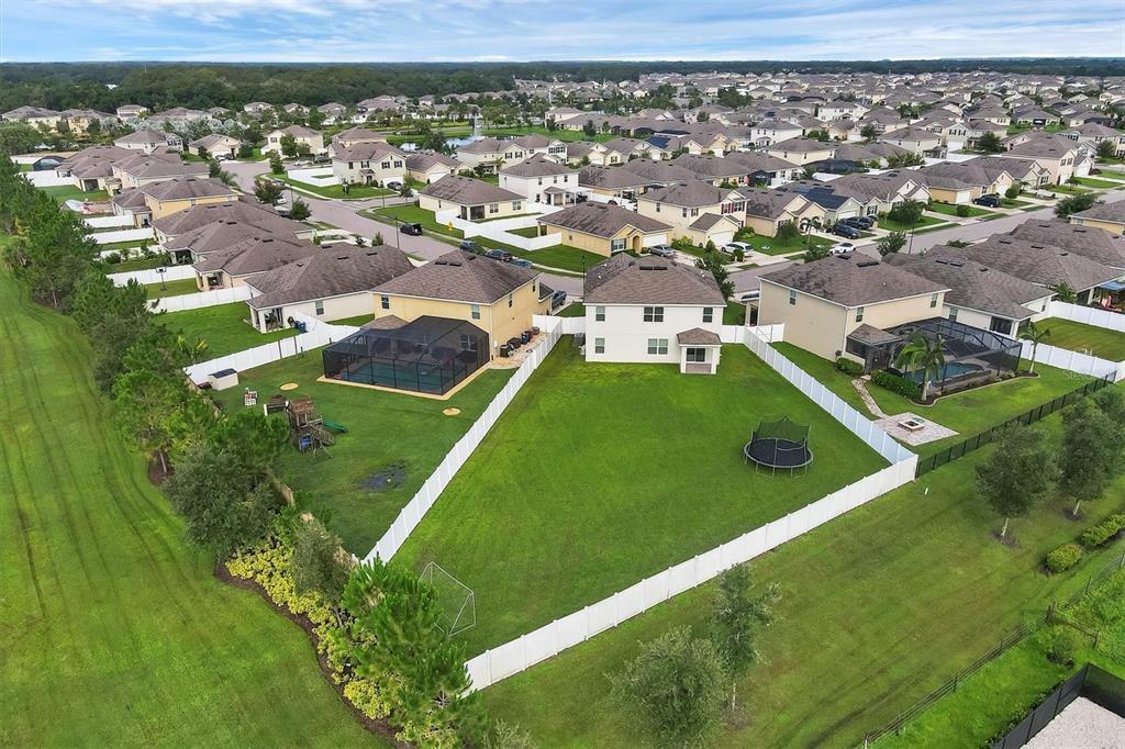Property Photo: 15823 High Bell Place FL 34212