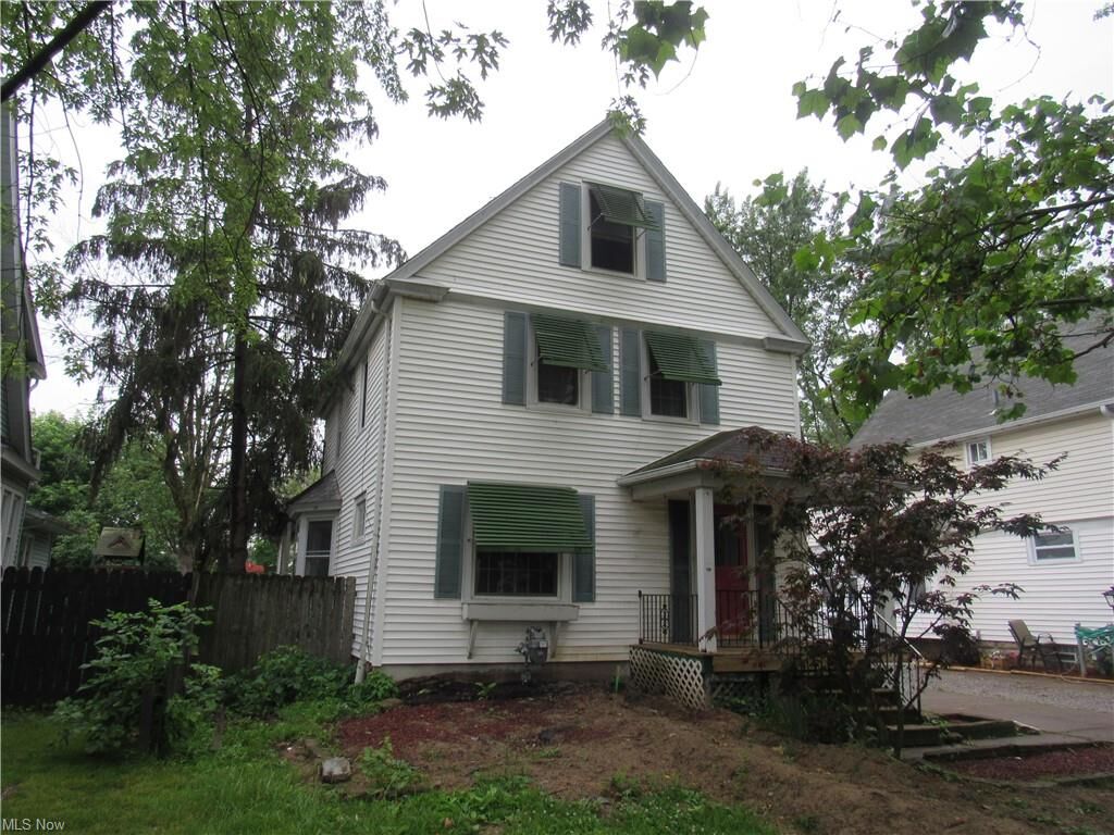 Property Photo:  321 Oxford Avenue  OH 44035 