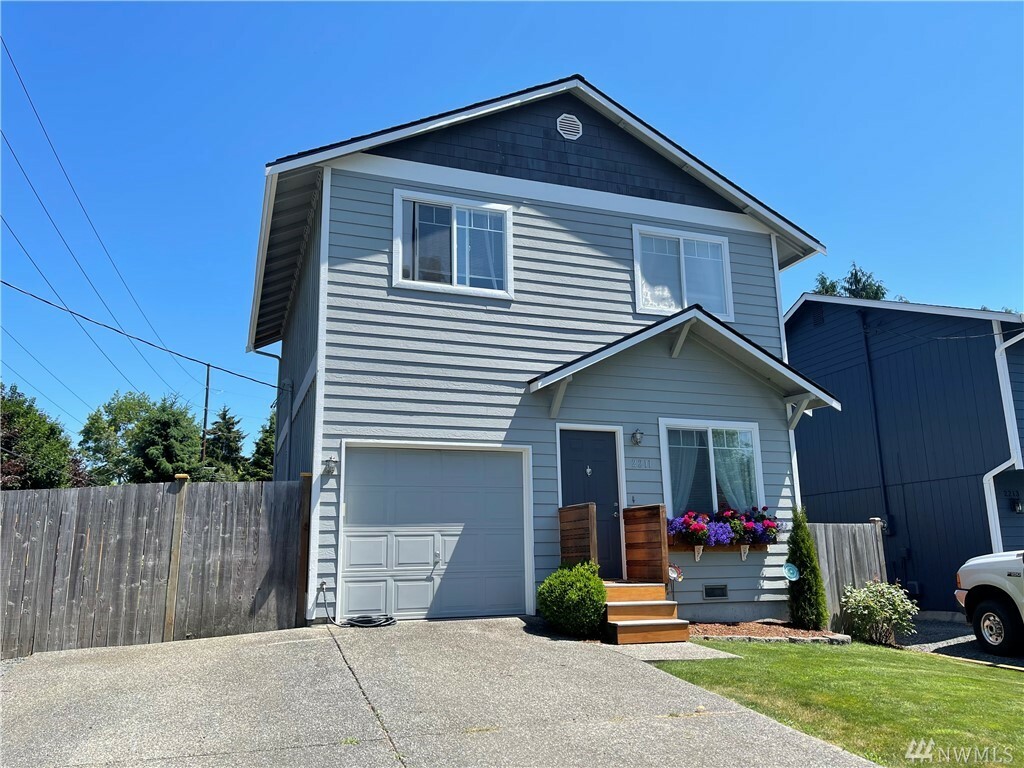 Property Photo:  2211 Ludwig Rd  WA 98290 