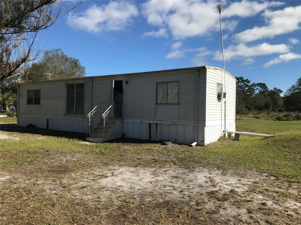 Property Photo: 1272 NE Cross Avenue FL 34266