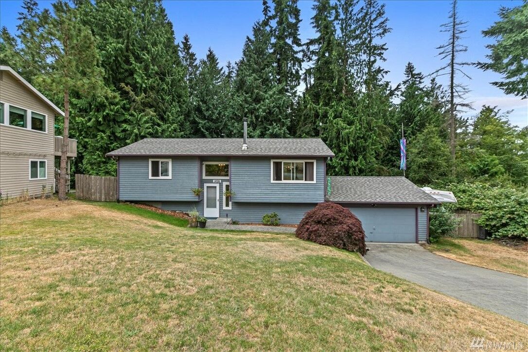 Property Photo:  1426 Manor Wy  WA 98249 
