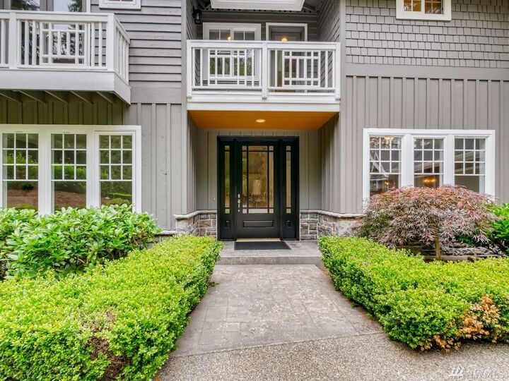 Property Photo:  825 240th Ave NE  WA 98074 