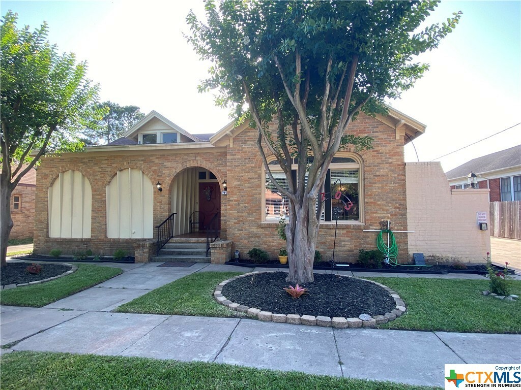 Property Photo:  703 S Main Street  TX 77901 