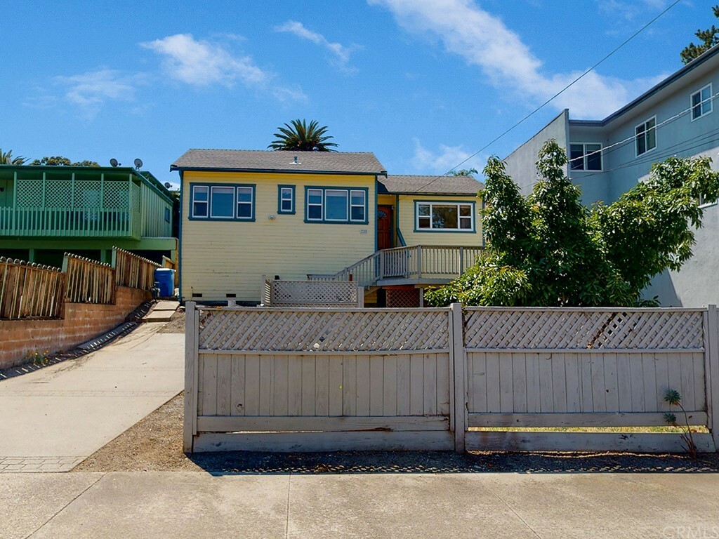 Property Photo:  1105 Leff Street  CA 93401 