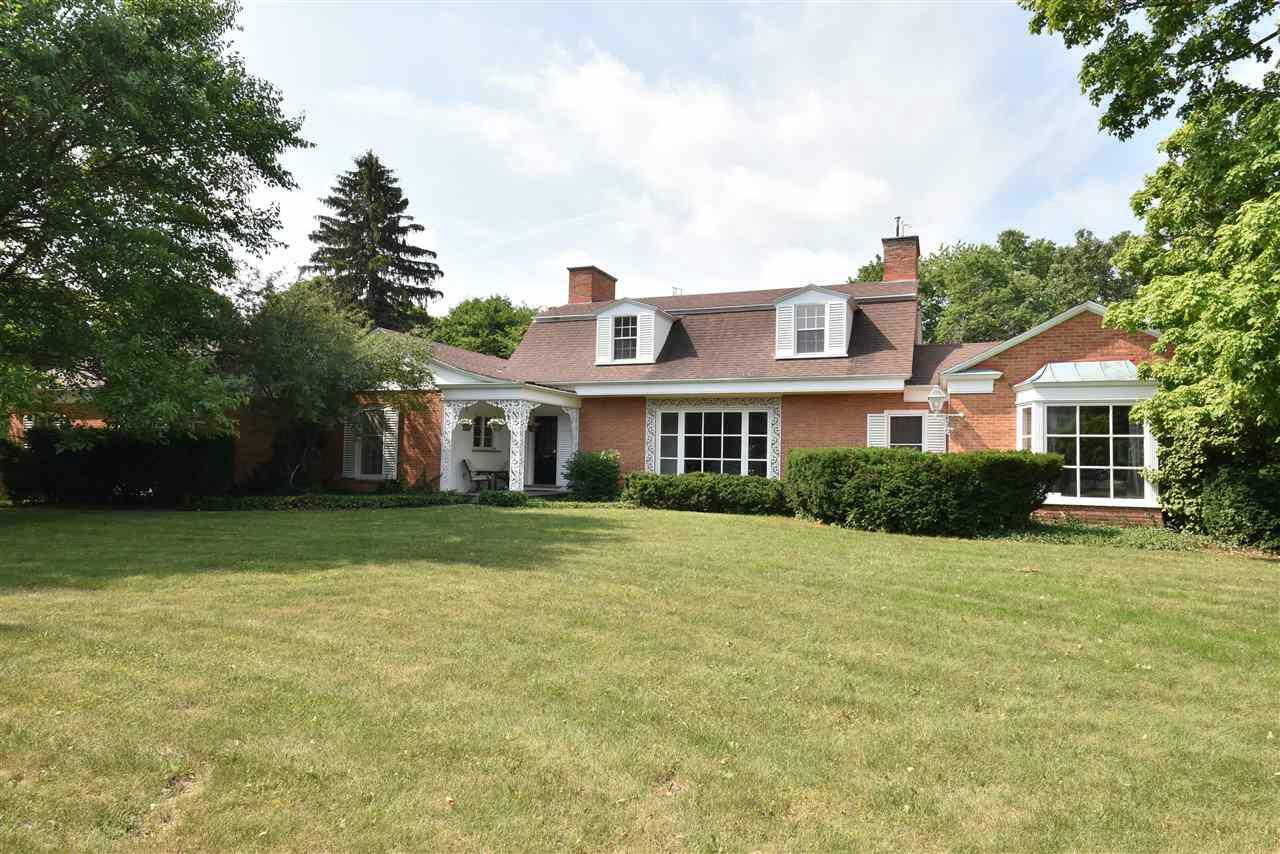 Property Photo: 2015 Southwest Sherwood Drive WI 53511