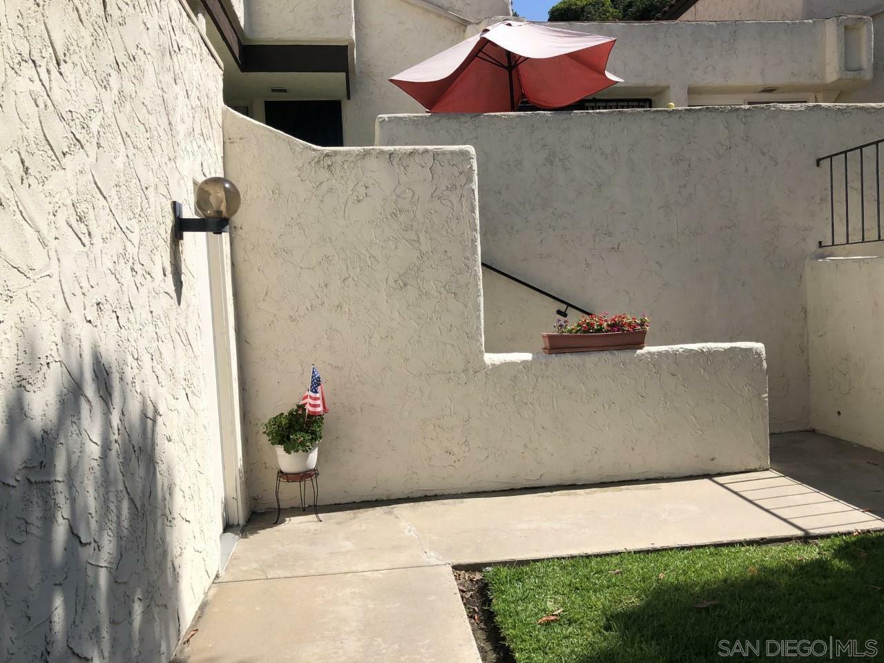 Property Photo:  1361 Tanager Ln  CA 92020 