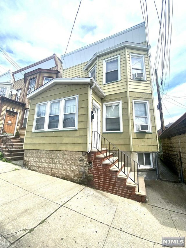 Property Photo:  113 Hoyt Street  NJ 07032 