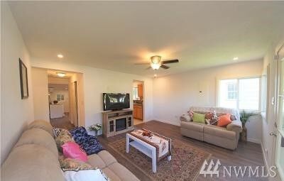 Property Photo:  247 SW 16th St  WA 98532 