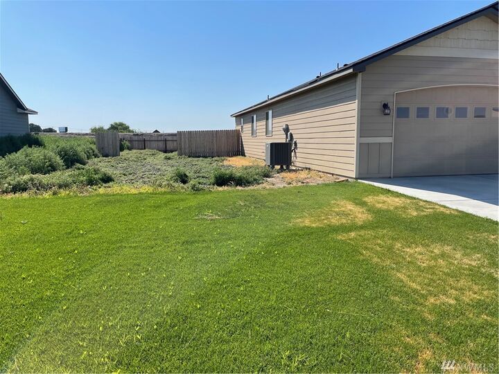 Property Photo: 1626 SW 2nd WA 98848