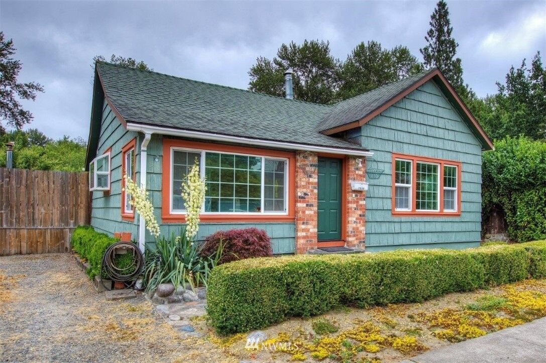 Property Photo: 7830 Railroad Avenue SE WA 98065