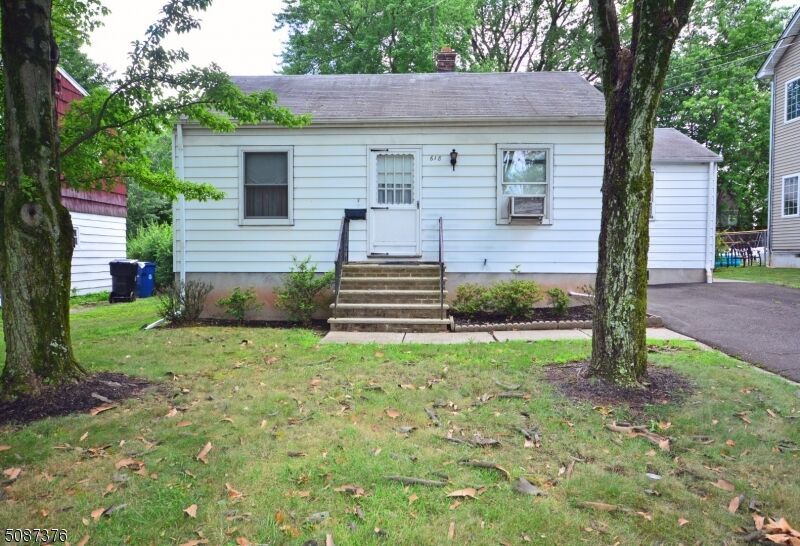 Property Photo: 618 Terrill Rd NJ 07062