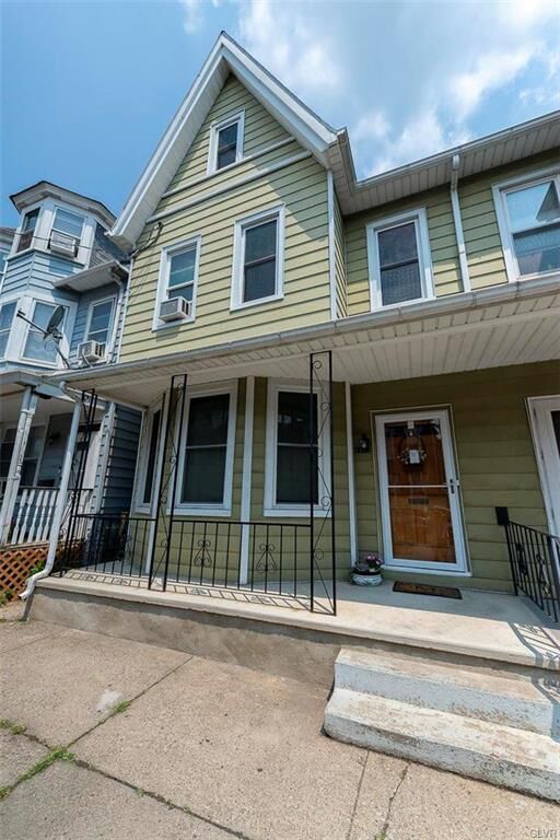 Property Photo:  1119 Washington Street  PA 18042 