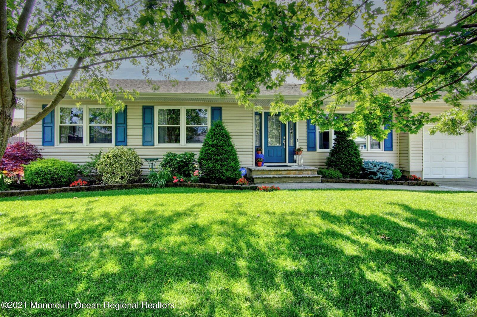 Property Photo: 1129 Longboat Avenue NJ 08722