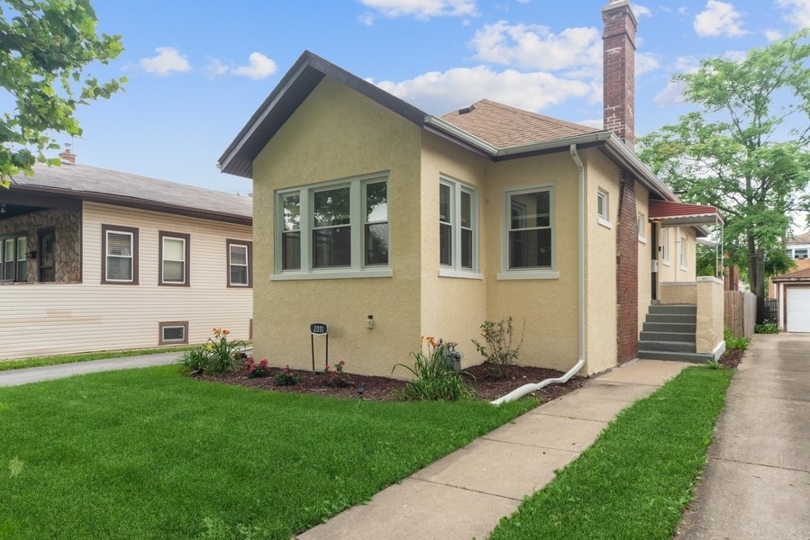 Property Photo: 2011 S 6th Avenue IL 60153