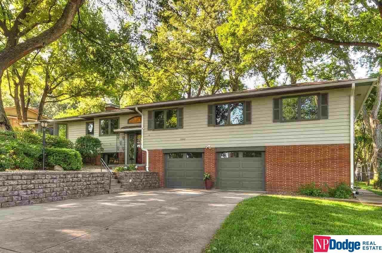 Property Photo:  10307 Woodridge  NE 68124-1864 