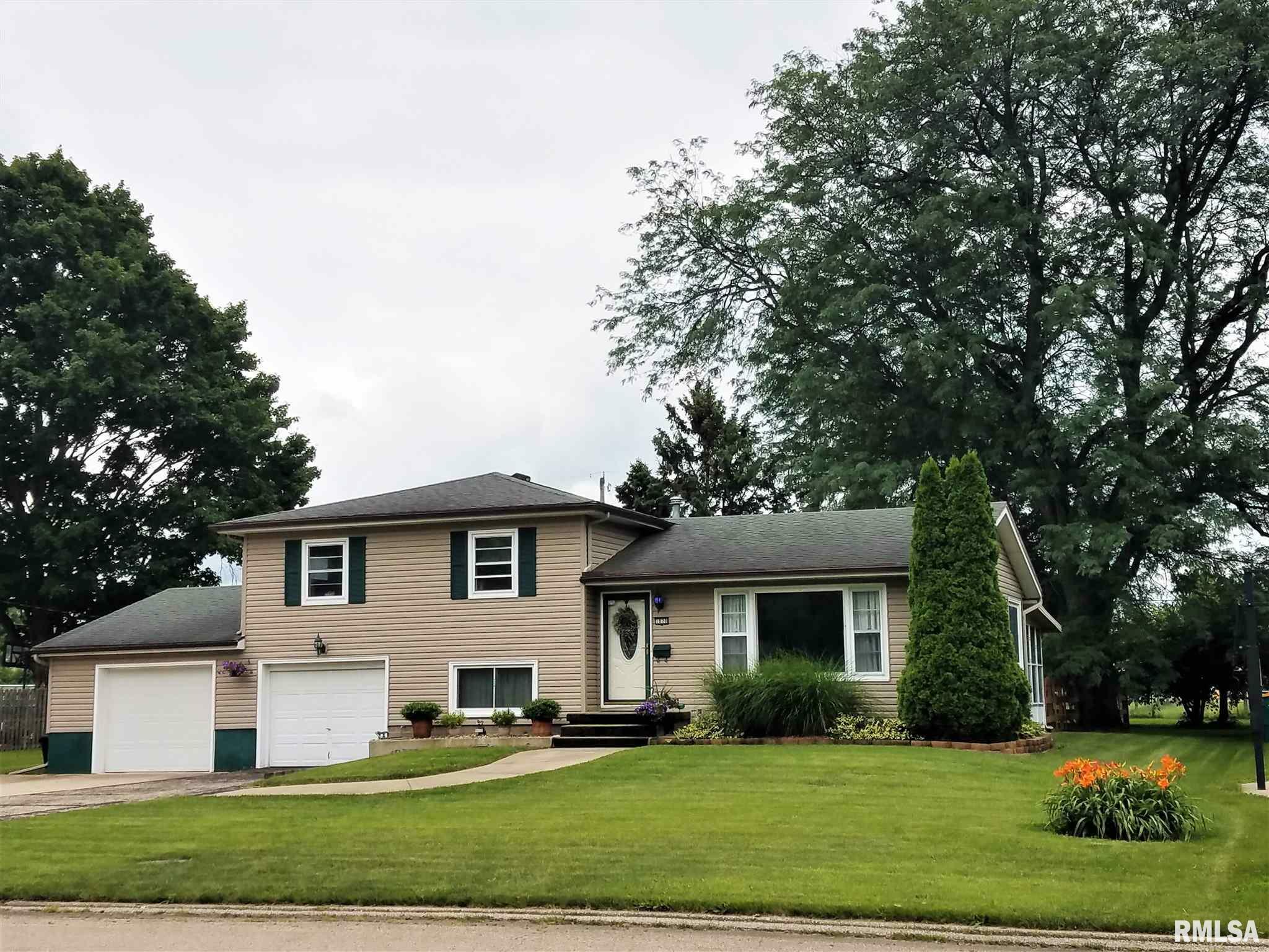 Property Photo:  1070 Dayton  IL 61401 