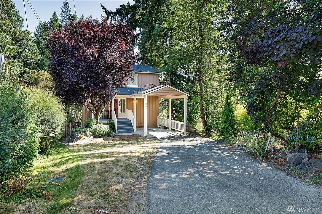 Property Photo:  18006 25th Ave NE  WA 98155 