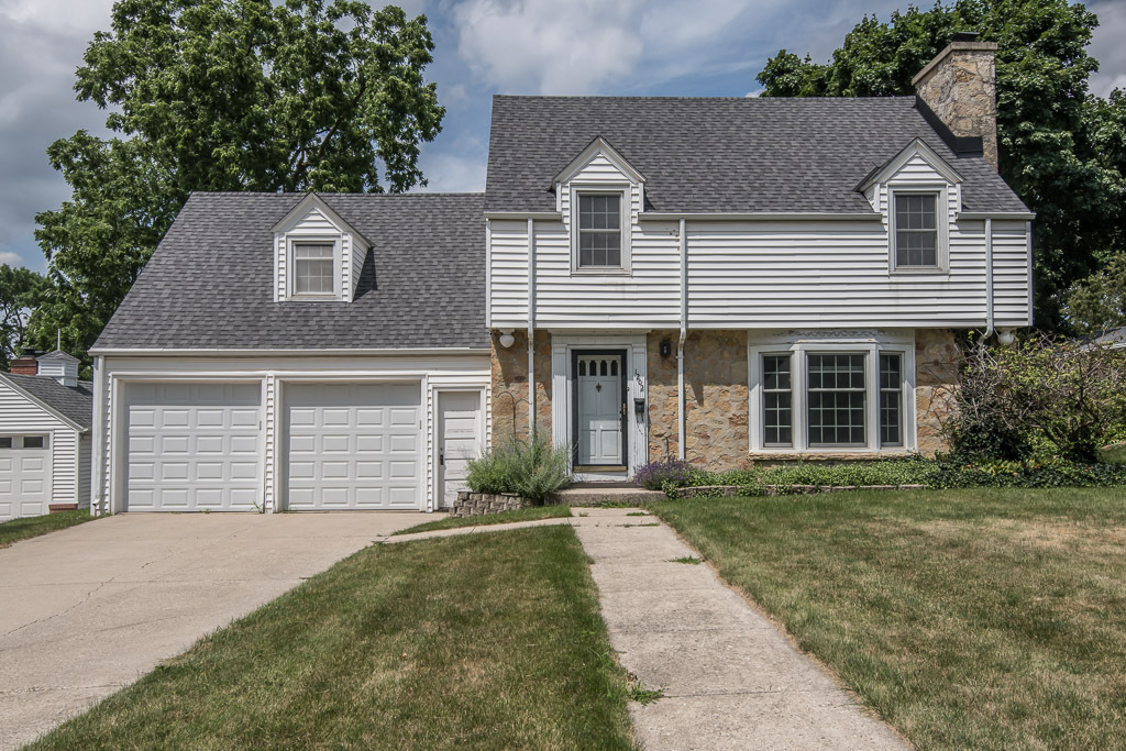 Property Photo: 1202 Grant St WI 53186