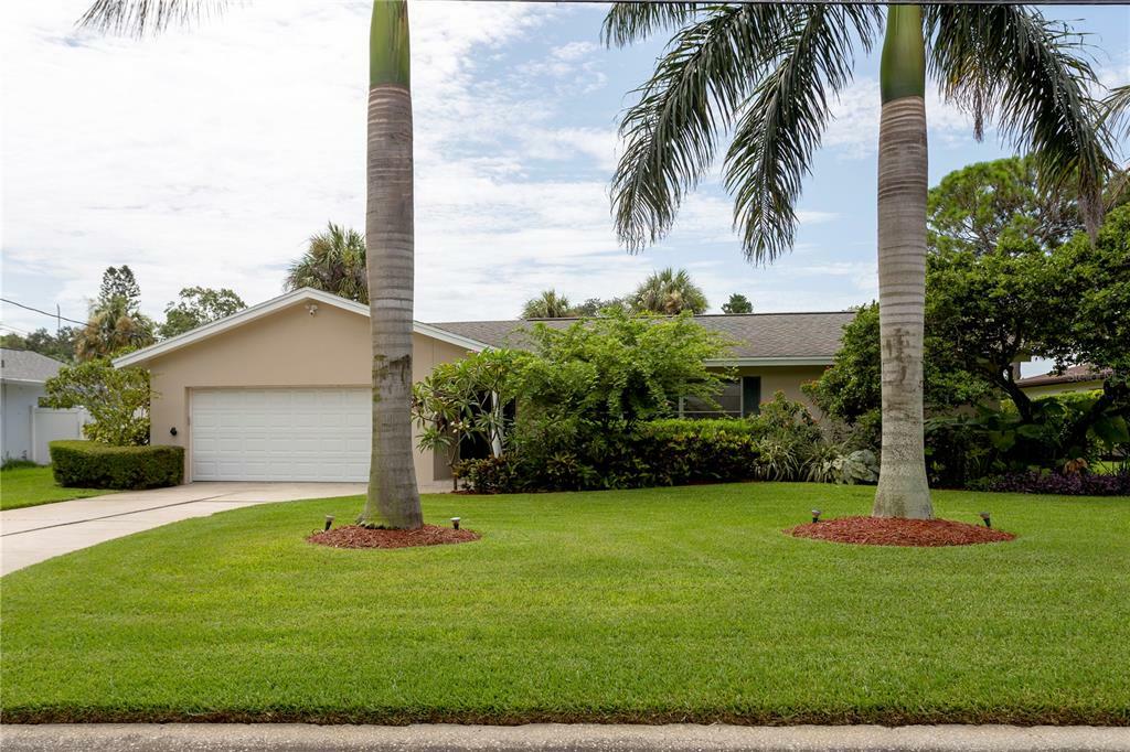 Property Photo:  5269 Dover Street NE  FL 33703 