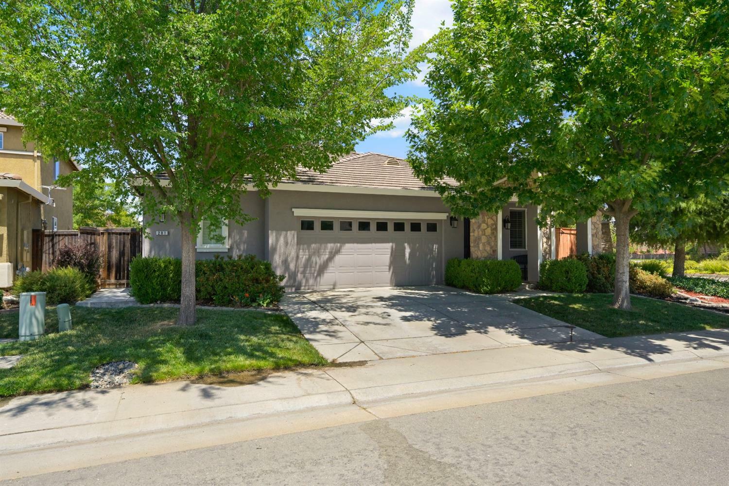 Property Photo:  201 Stanton Court  CA 95648 