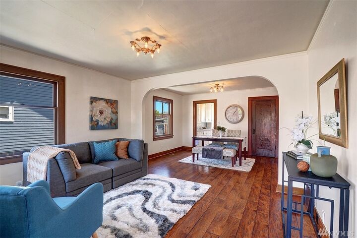 Property Photo:  1506 36th St  WA 98201 