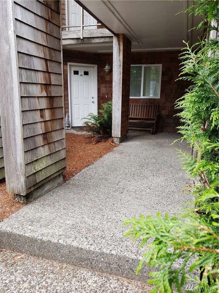 Property Photo: 2815 Willows Rd #118 WA 98644