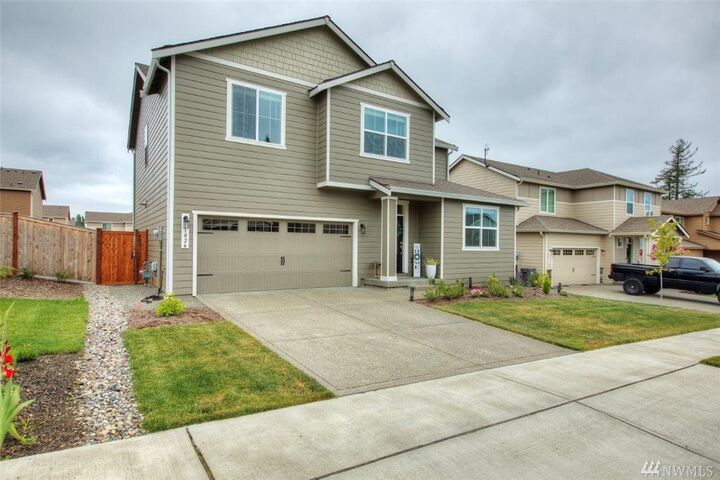 Property Photo:  1026 Bondgard Ave E  WA 98022 