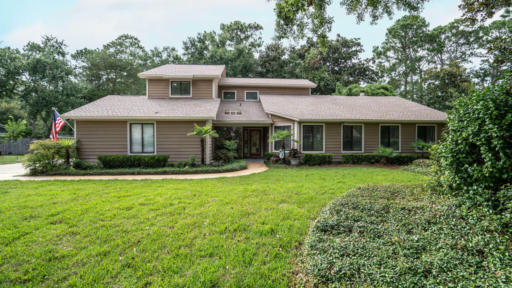 Property Photo: 640 E Birkdale Circle FL 32578