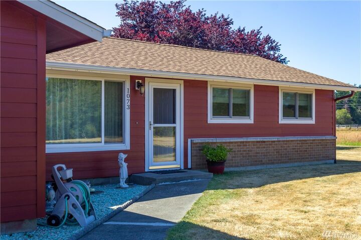 Property Photo: 1073 Zylstra Rd WA 98239