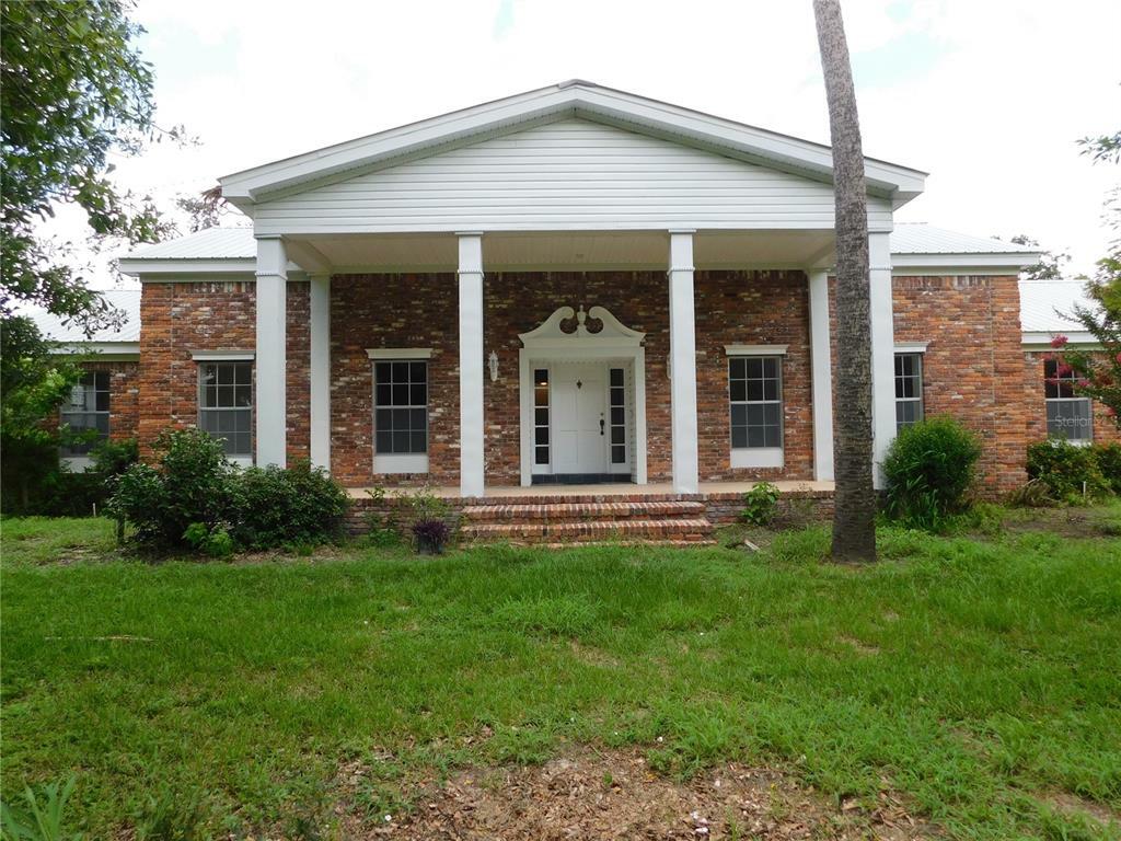 Property Photo:  2011 County Line Road E  FL 33834 