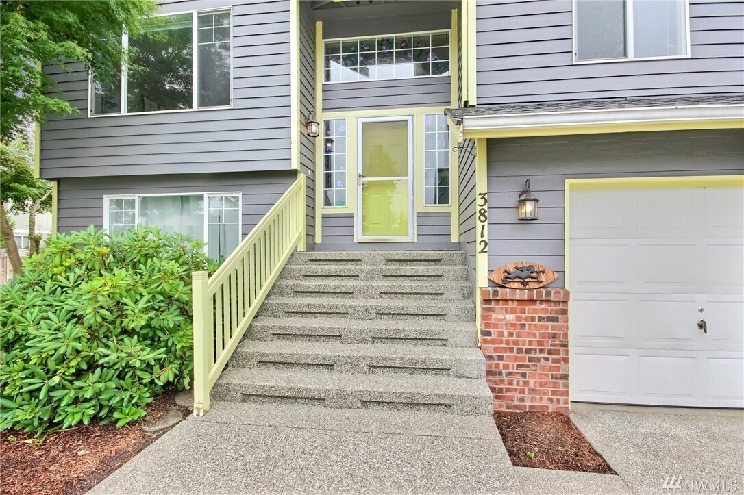 Property Photo:  3812 E 230th St  WA 98387 
