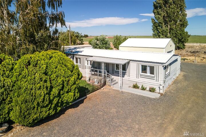 Property Photo:  177 E Montmorency Blvd  WA 98848 