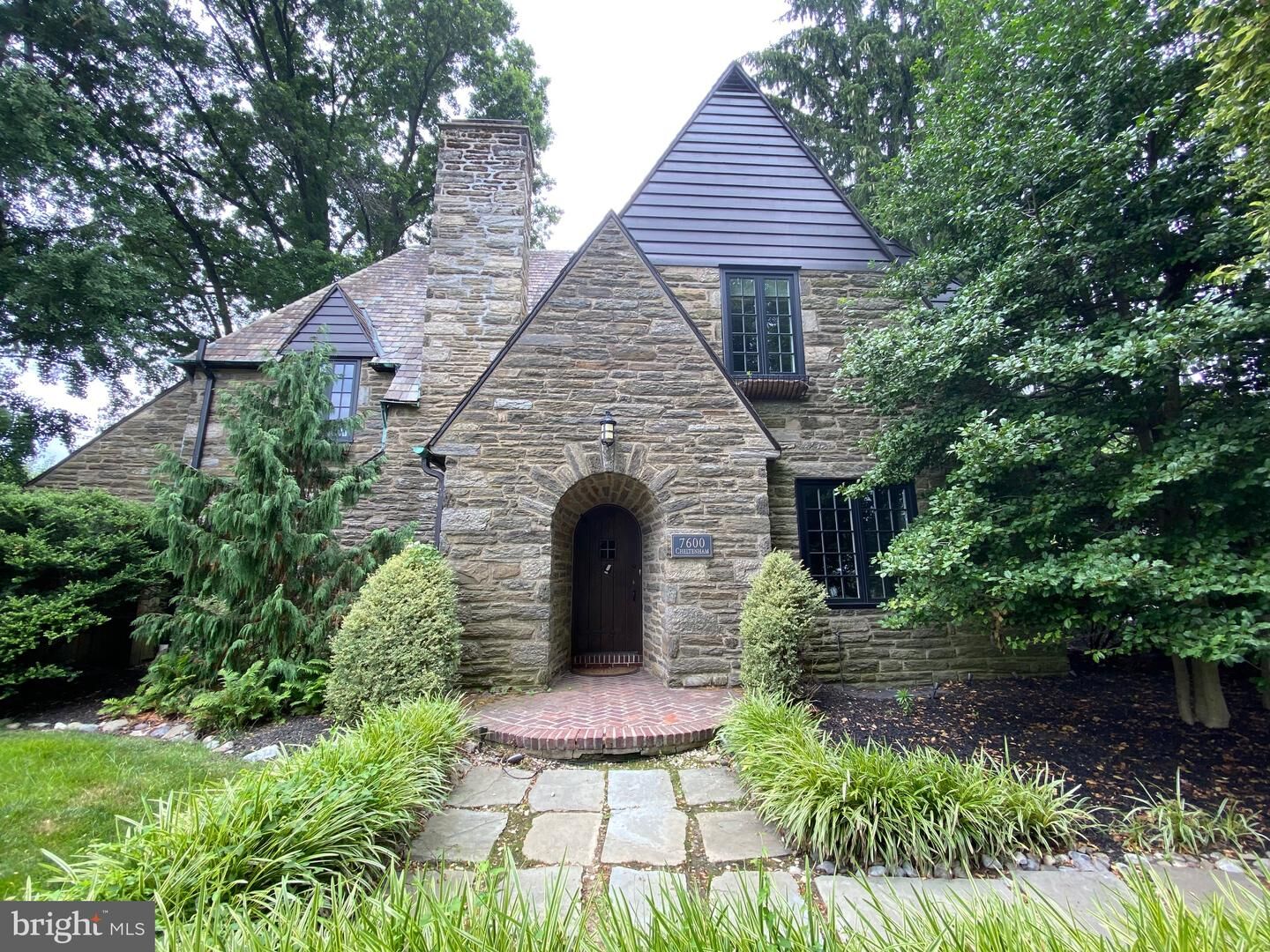 Property Photo: 7600 Cheltenham Avenue PA 19038