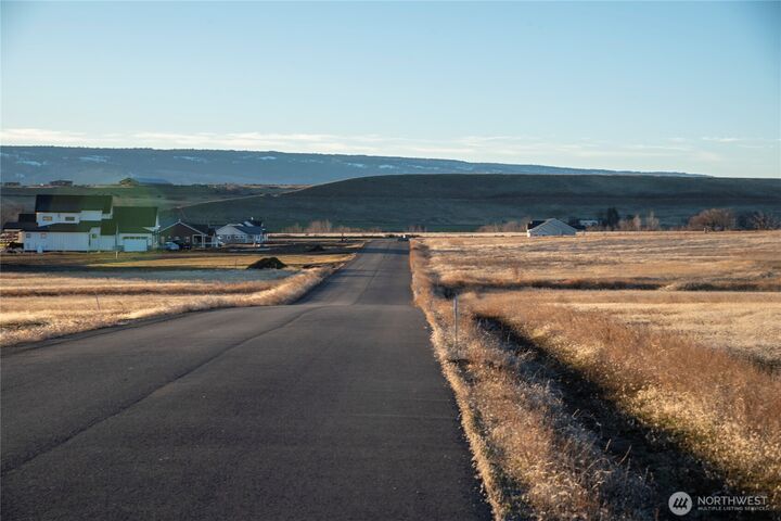 Property Photo: 7 Green Canyon Lane WA 98926