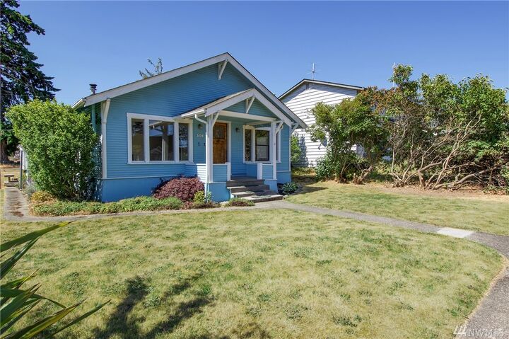 Property Photo: 508 W 4th St WA 98362