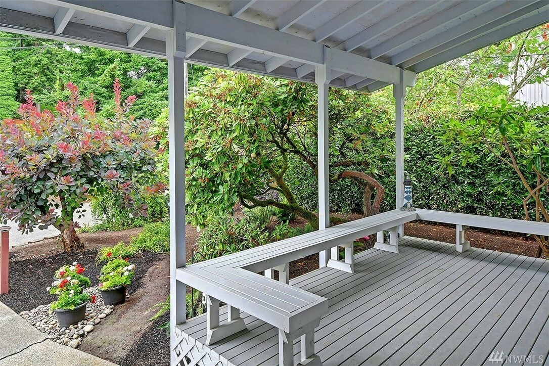 Property Photo:  9910 227th Place SW  WA 98020 