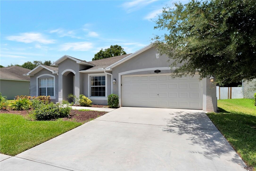 Property Photo:  2115 46th Avenue  FL 32966 