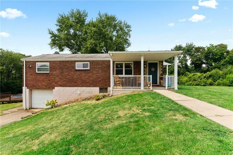 Property Photo: 26 Hattman Dr PA 15108